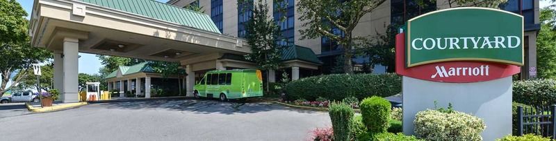 Courtyard By Marriott New York Laguardia Airport Hotel Exterior foto